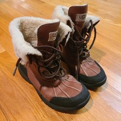 Uggs Boys Size 4