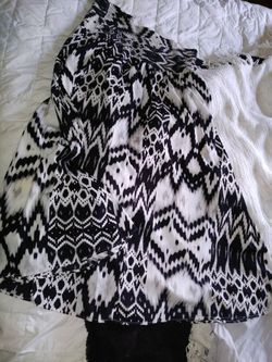 XL elastic wastband skirt.