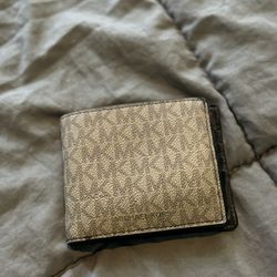 2 in one Micheal Kors wallet