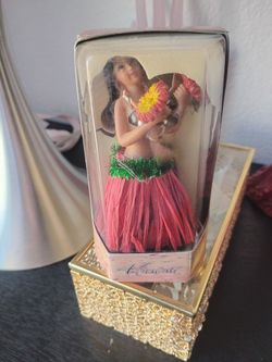 Vintage dashboard Hula doll in box. $10