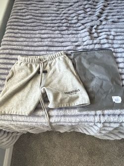 ESSENTIALS: Dark Oatmeal Shorts