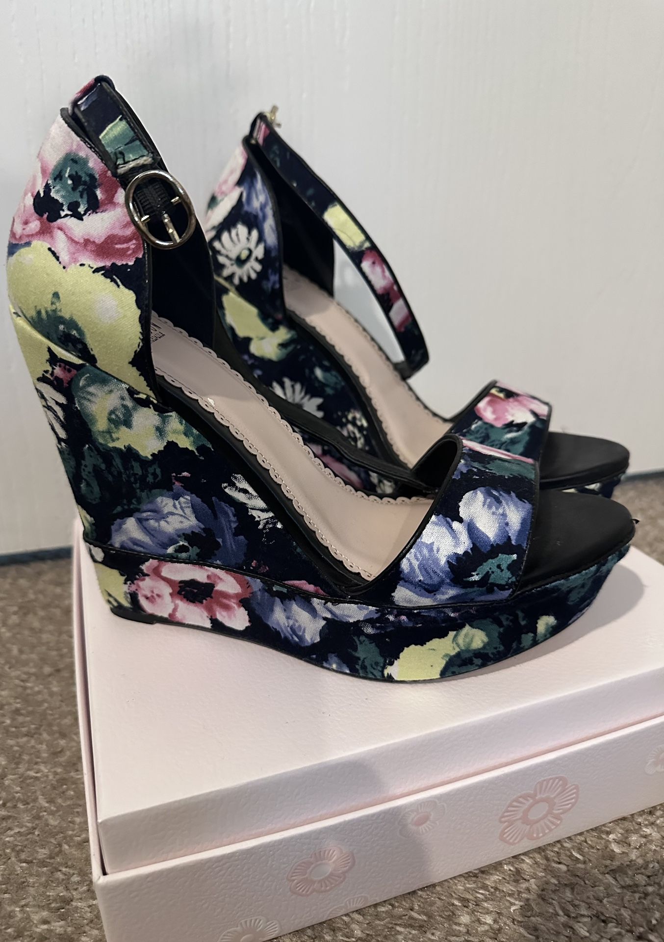 Flowery Wedges