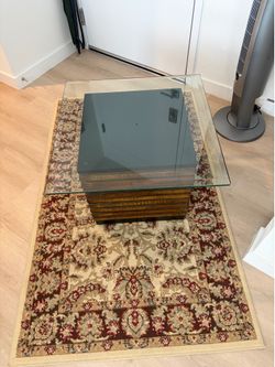 $20 End table or Cocktail table - Glass top