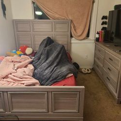 4 Piece Queen Bedset