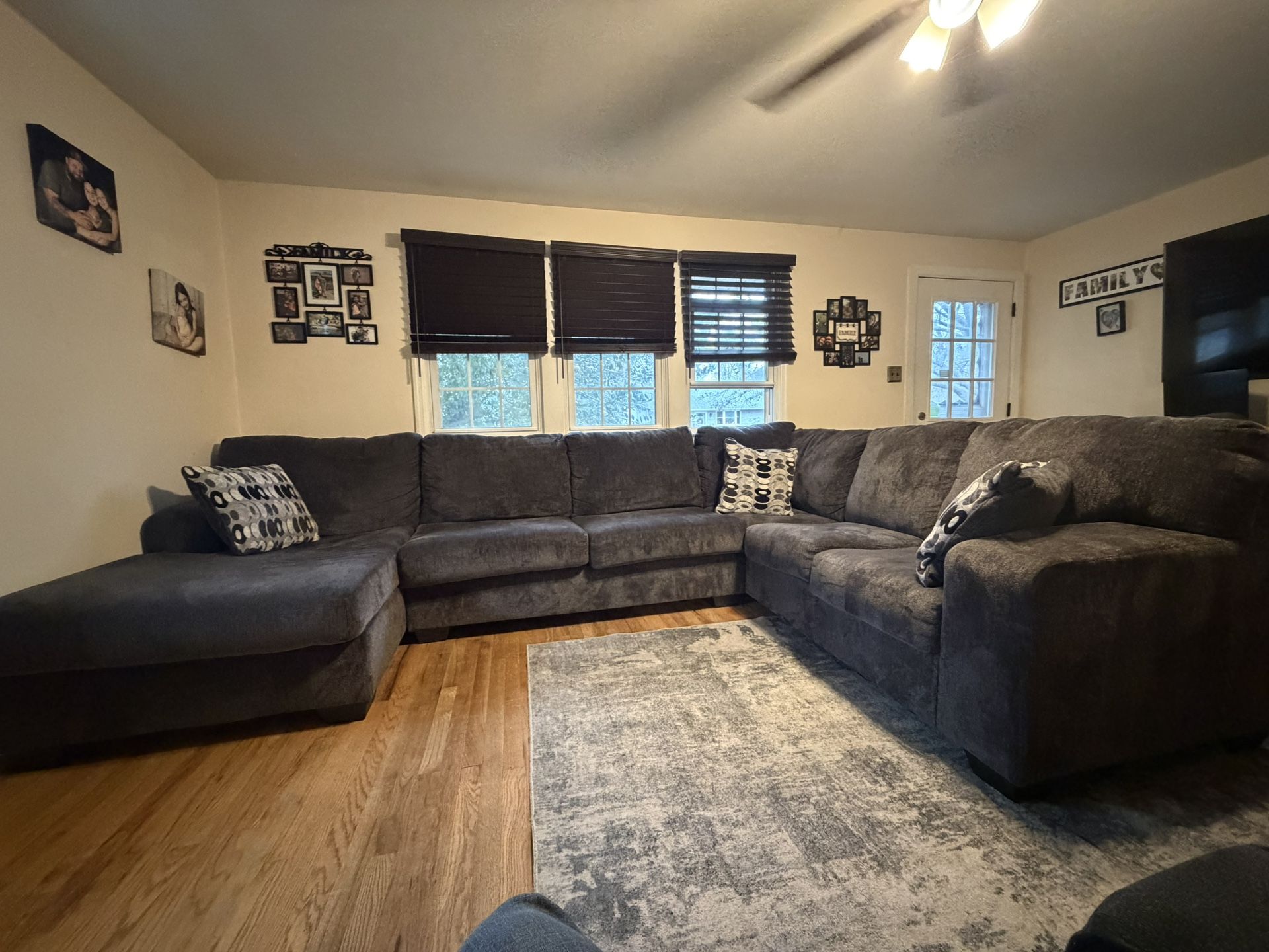 Grey Ashley Sectional