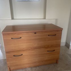 Filing Cabinet with 2 big drawers