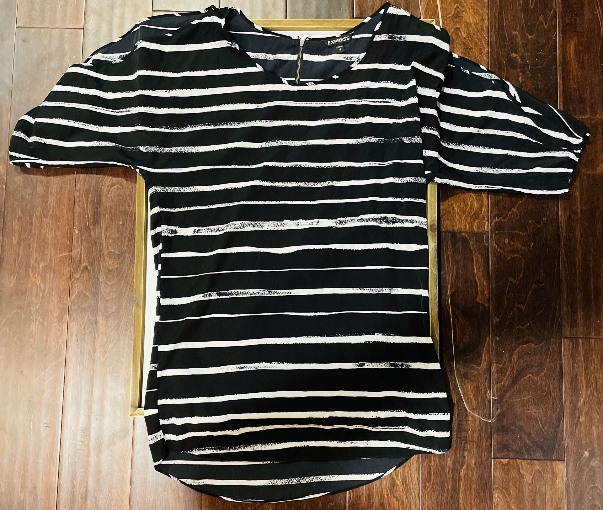 Express Women’s Small Black & White Striped Long Sleeve Shirt/Dress; 100% Polyester; Black Body with White Horizontal Stripes and Gold Zipper Closure 