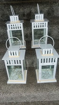 4 White Lanterns w/ Lights