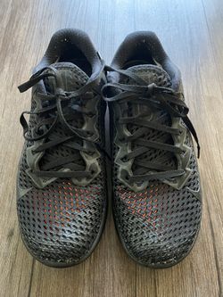 Women Metcon Size 6