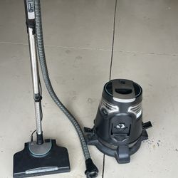 RoboClean Vacuum, Rainbow Vacuum