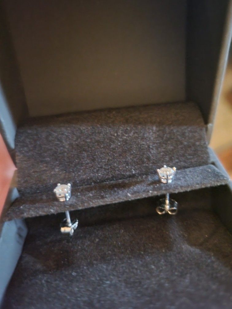 Diamond Earrings Set In 10k White Gold