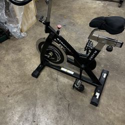 Stratum Stationary Bike