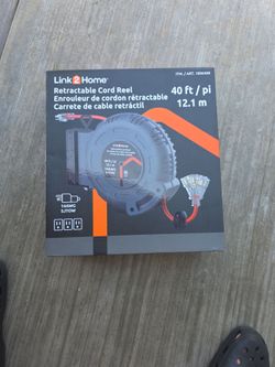 Retractable cord reel