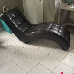 Leather Chaise Lounge 