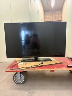 SAMSUNG 50 inch tv with wall mount and stand included