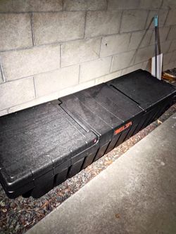Delta truck tool box