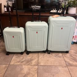 🌿 New Set 3 Premium Mint Green Hardshell Luggage Set – Brand New! 🌿 📍 Pickup Location: S. Durango & 215 near IKEA  ✨ Travel in ultimate style