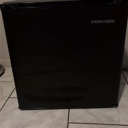 Black And Decker Mini Fridge 