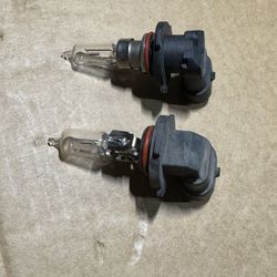 9005 Headlight Bulbs Only (2) Used But Functional