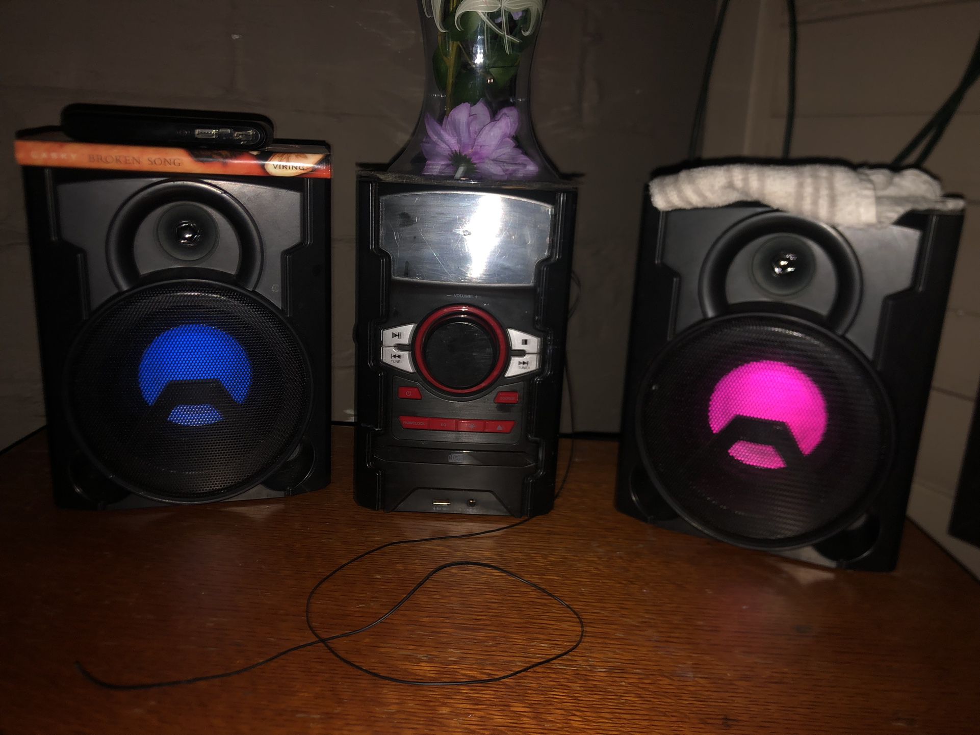 LED BLUETOOTH Stereo with speakers
