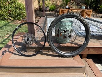 Bontrager Line Comp 30 TLR MTB Wheels – 29” Front / 27.5” Rear (Mullet Setup