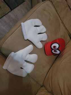 Cartoon Hands And Mario Hat & Blow Up Mario Cart