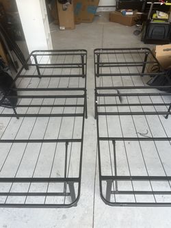 Zinus Queen Mattress Frame- $50🔥
