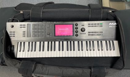 Akai Professional MPC Key 61 Keyboard w/Power Cord