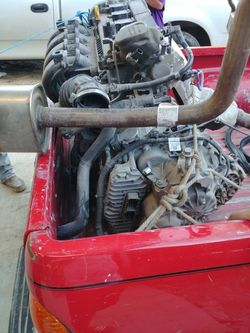 Vendo motor. Con 41 mil millas viene con trasmicion y motor para Ford focus 2015 2016 2017 2018