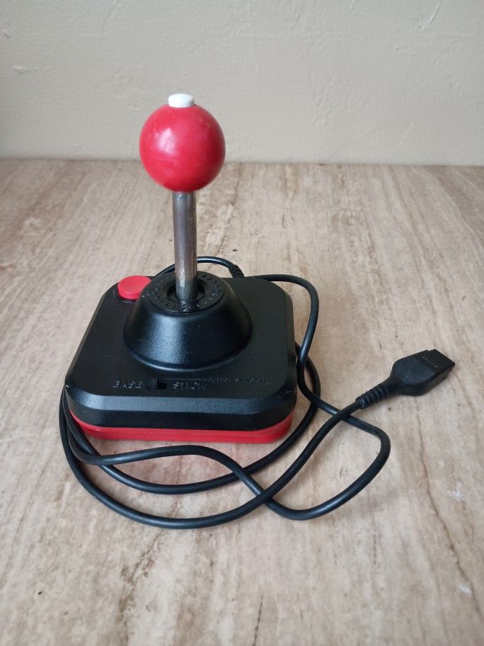 Joystick Control 1987 Atari 2600 Commodore 64 Red ball
