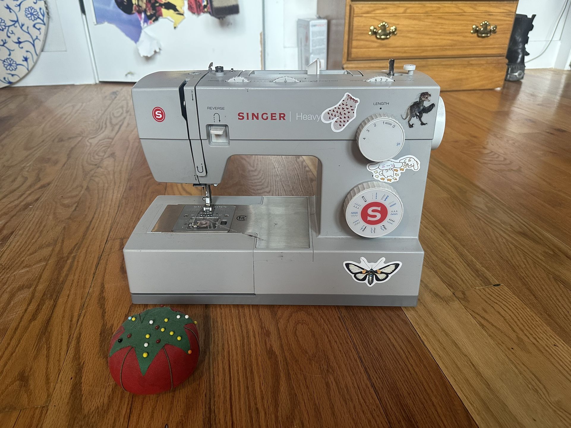 Singer Heavy Duty Sewing Machine  MODEL 4423 