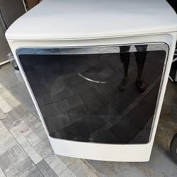 Kenmore Elite dryer 8 Cu Ft - Front Load