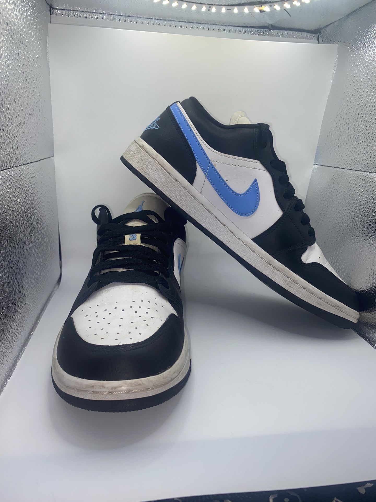 JORDAN 1 LOW - * $60 OBO * FREE SLIPPERS