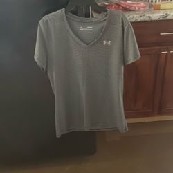 Under Armour V-neck, geometric pattern women’s athletic shirt