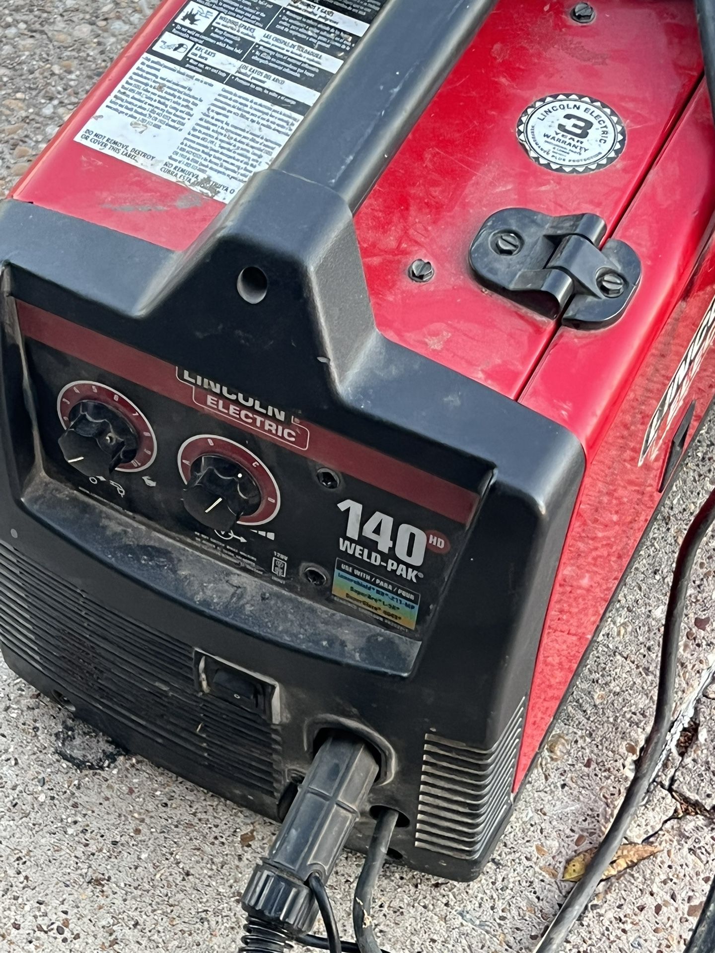Lincoln Electric 140 Amp Weld Pak 140 HD MIG Wire Feed Welder with Magnum