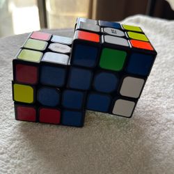 Siamese Rubiks Cube 