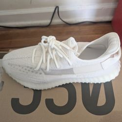 Yeezy Boost 350 V2 Bone