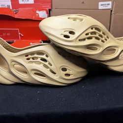 Adidas Yeezy Foam Runner Sulfur