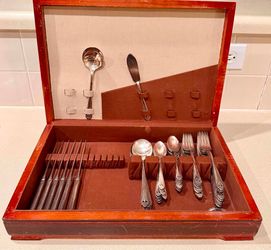 Antique Lovely Lady 1937 Pattern Silver Plated Flatware- Holmes & Edwards with Wood Case