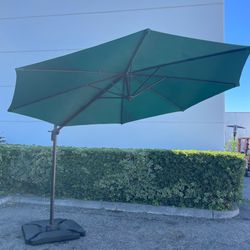 10ft Cantilever Offset Umbrella with 360 Degree Rotation and Tilt - No Weight