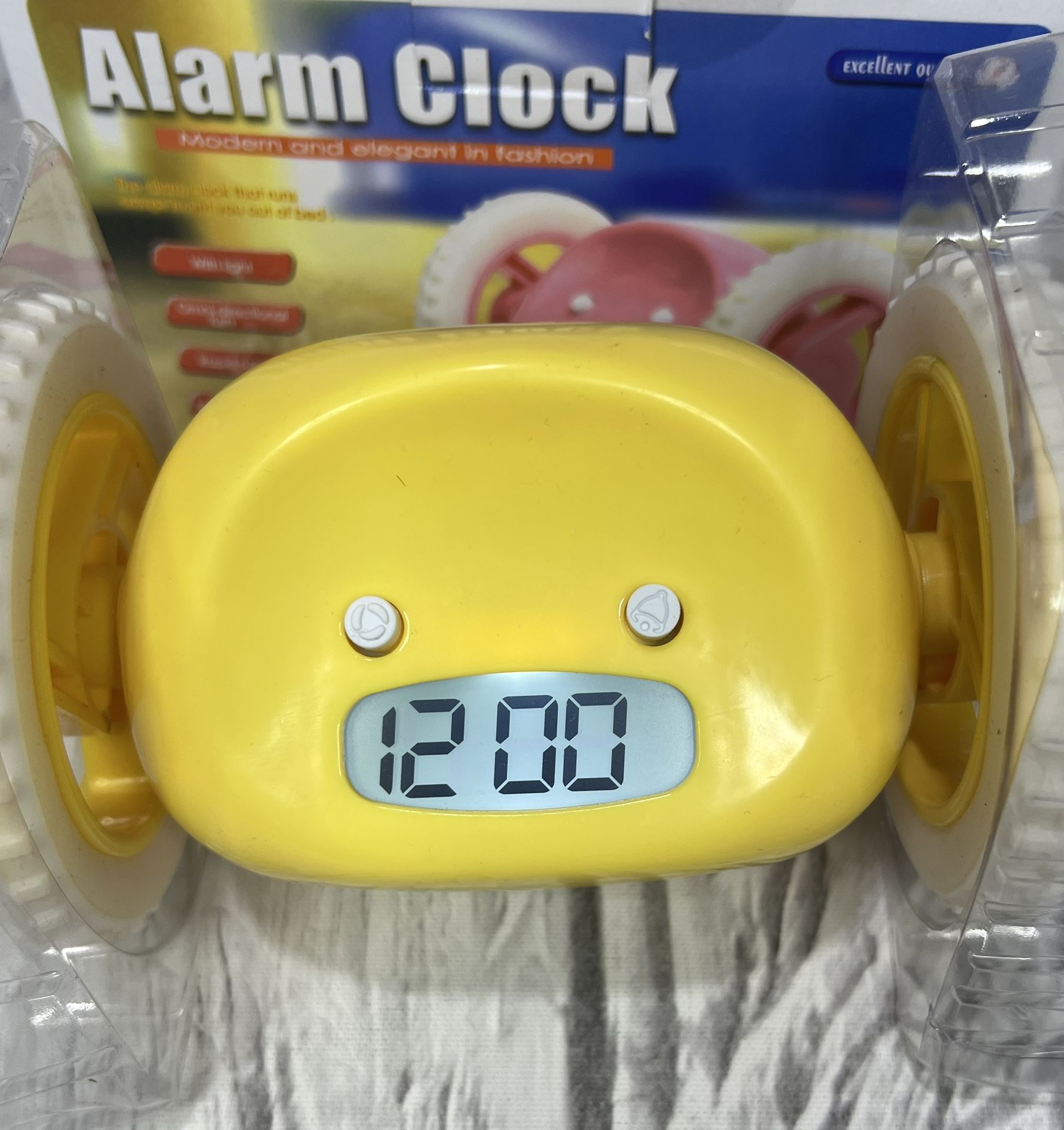 Alarm Clock  on Wheels NOISY ROLLS AWAY /Heavy Sleepers /TESTED  Yellow Open box