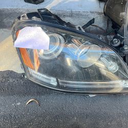 2008-2010 Mercedes Benz Headlights Assembly