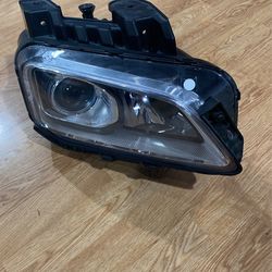 Hyundai Kona Passenger Headlight