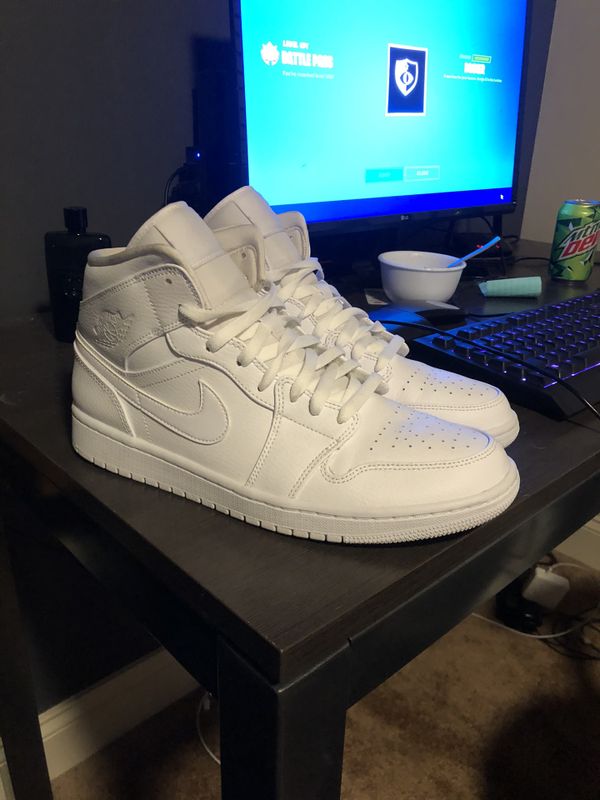 jordan 1 triple white outfit