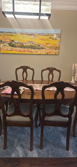 Ethan Allen Classic Wood Dining Set with 6 Chairs