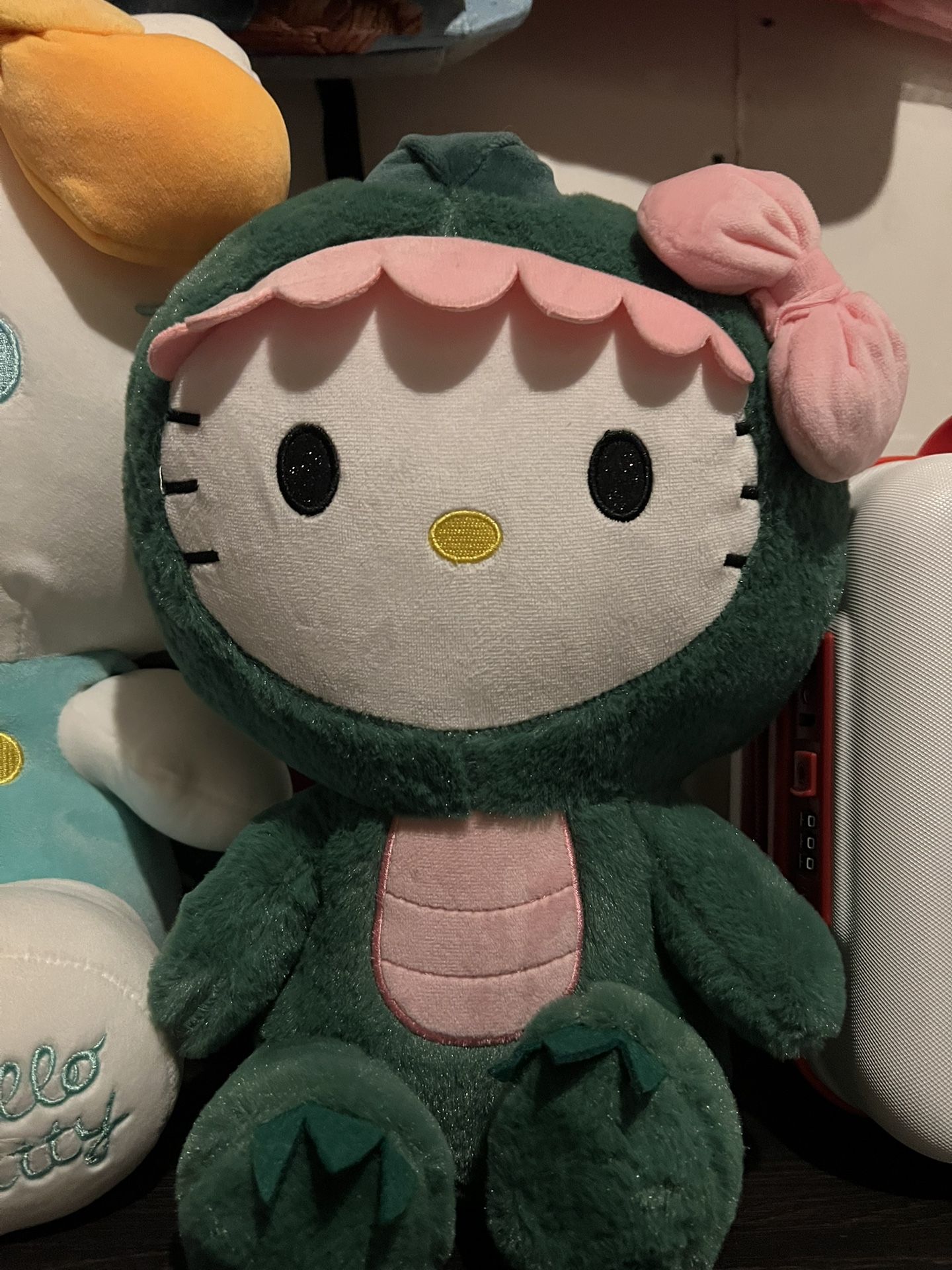 Hello Kitty Plushies Different Sizes