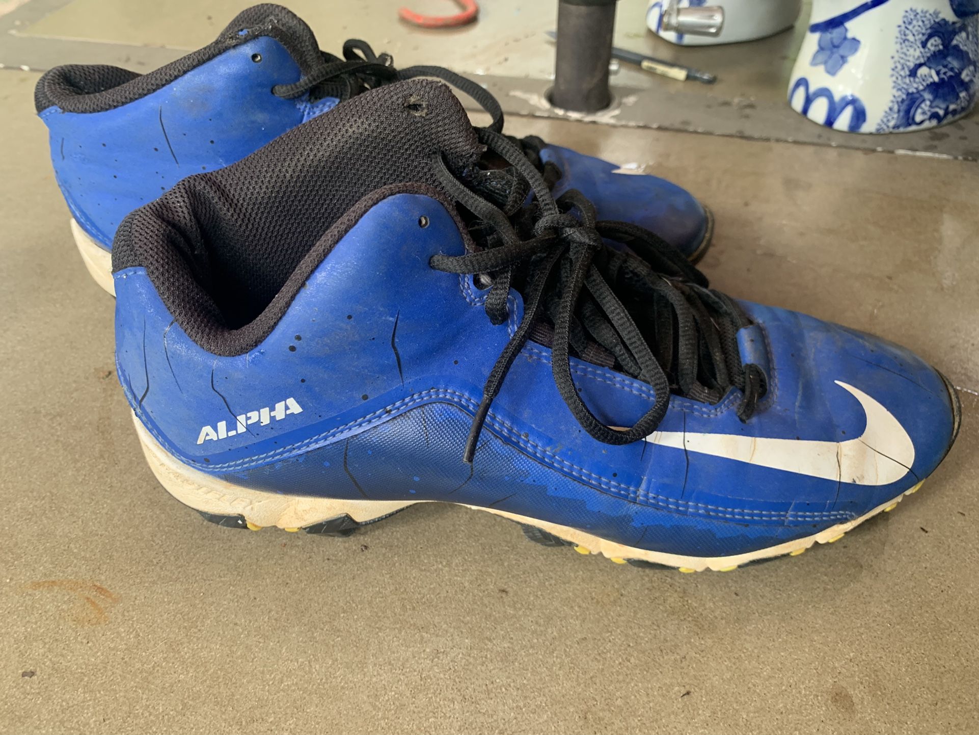 Size 9 Mens Used Cleats Nike