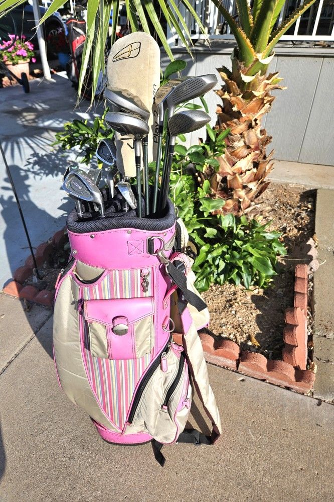 LADIES RH GOLF CLUB SET