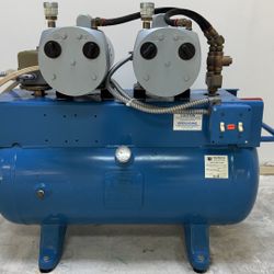 Surgical Vacuum 230 V,  19. 7Gallons