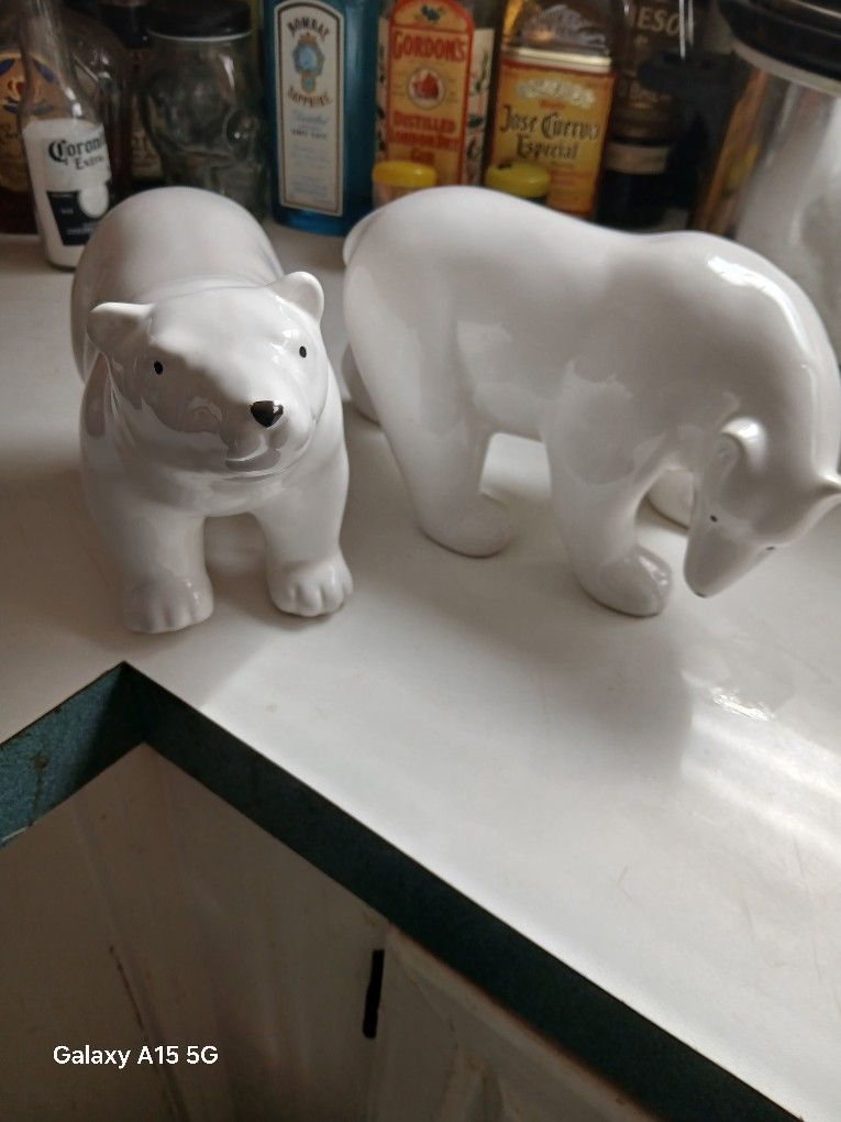 Large Polar Bear Statues